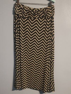 Robert Louis Women's Black and Cream Chevron Maxi Skirt